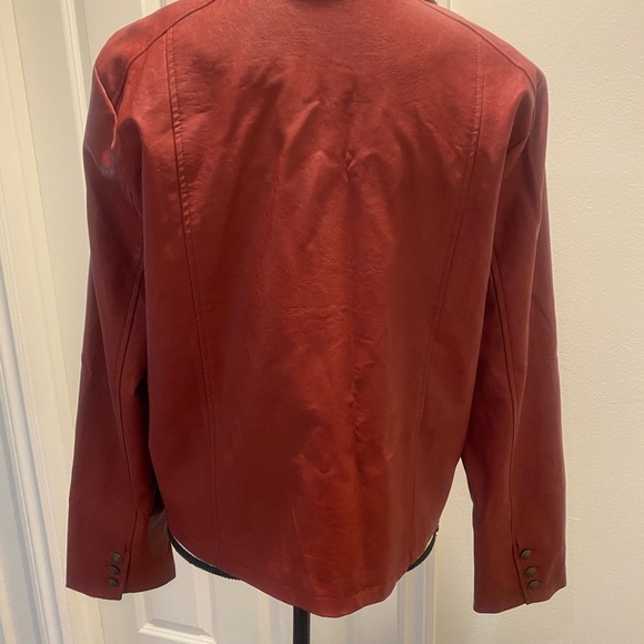 Women’s Red Faux Leather Jacket New size medium by Mystree M-L NEW - Picture 5 of 15